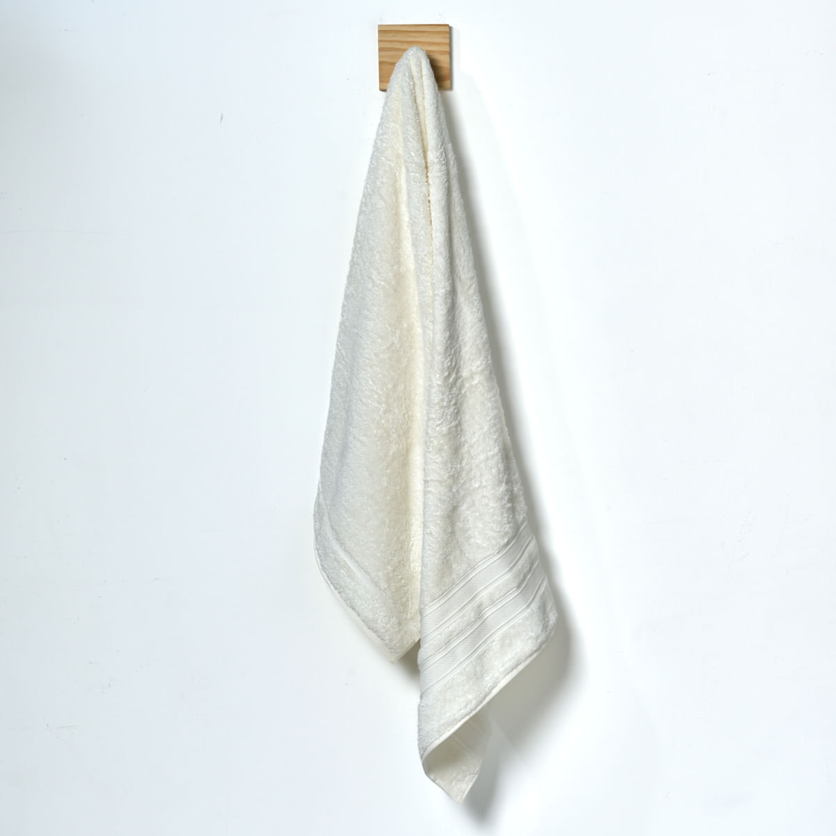 03 09 0073 Toalha Banho Magnifique Marfim 001